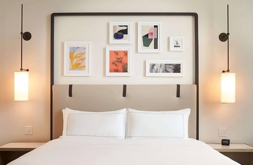 Ojus Hotel | Miami Hideaway | 2 Units | Rooftop Pool | Pets are Allowed