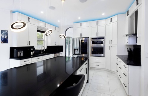 Miramar House | Miami Luxury - Large Entire Home - Pool & Hot Tub