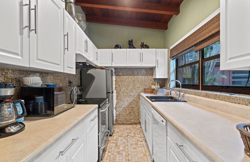 North Miami House | Miami Paradise with Pool Near Haulover Beach and Aventura Mall.