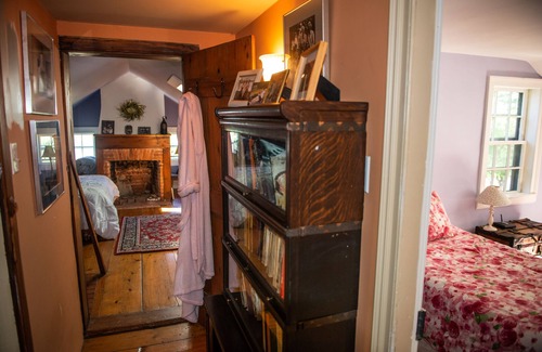 Granville Ferry Cottage | Michaelmas Cottage 1769 - Family/Pet Vacation - Rural Annapolis Royal