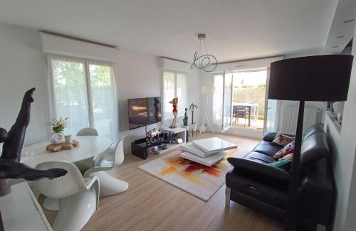 Trappes Apartment | Michba