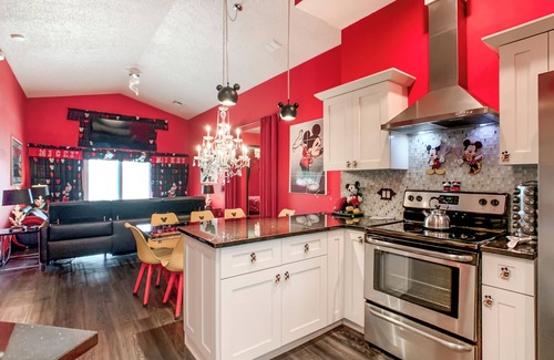 Ridgewood Lakes Villa | Mickey themed villa/private pool/Gameroom/gated/golf/20 minutes to theme parks