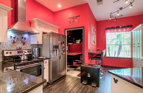Ridgewood Lakes Villa | Mickey themed villa/private pool/Gameroom/gated/golf/20 minutes to theme parks