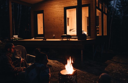Baie-St-Paul Ski Chalet | Microcabin dens in the Charlevoix forest