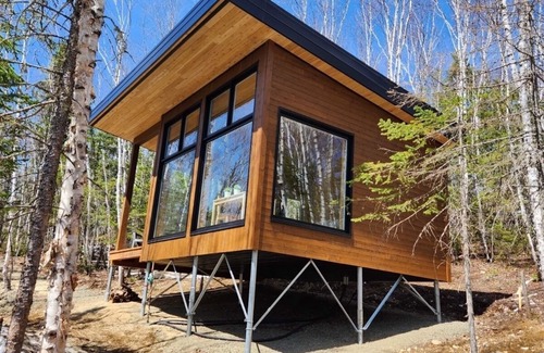 Baie-St-Paul Ski Chalet | Microcabin dens in the Charlevoix forest