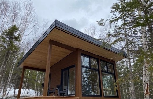 Baie-St-Paul Ski Chalet | Microcabin dens in the Charlevoix forest