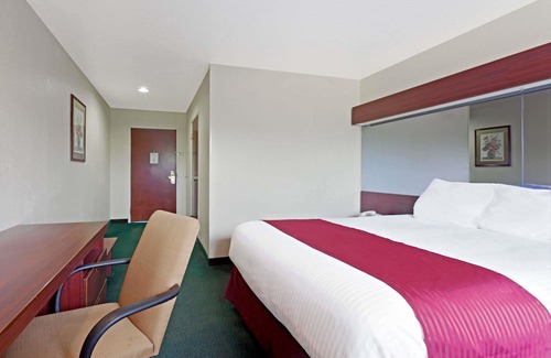 Brandon Hotel | Microtel Inn & Suites by Wyndham Brandon