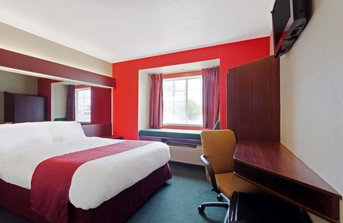Brandon Hotel | Microtel Inn & Suites by Wyndham Brandon