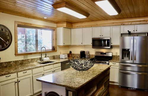 Duck Creek Village Cabin | Mid-Canyon Cabin near Bryce and Zion National Parks