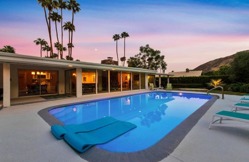 Vista Las Palmas House | Mid-century Alexander home in Vista Las Palmas w/pool & mountain views