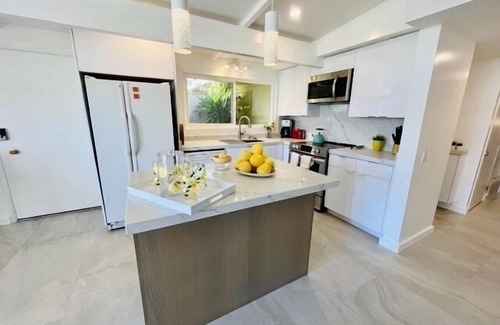 Palm Desert Condo | Mid Century Condo, Complete Renovation 2023, walk to El Paseo