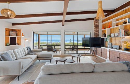 Middleton House | Mid-Century Modern-BYO Linen-Ocean View