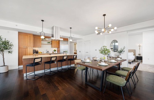 Santa Ana Condo | Mid-Century Modern High-Rise Condo Skyline Views