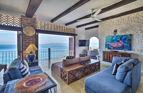 Amapas Apartment | Mid-Century Modern Condo with Patio and Ocean Views!