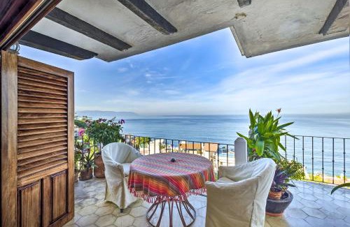 Amapas Apartment | Mid-Century Modern Condo with Patio and Ocean Views!