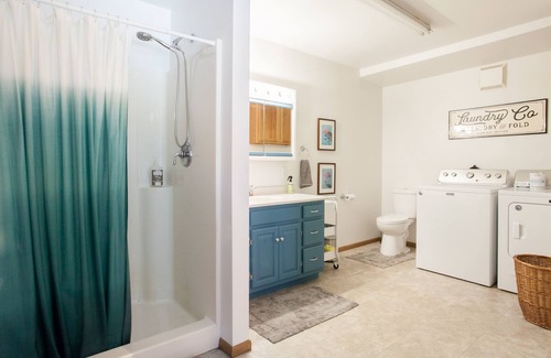 Nelsonville House | Mid-century modern homestead on Tomorrow River for couples, families or groups.