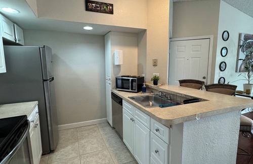 South Semoran Apartment | Mid-Century Studio Apt in Orlando near MCO Airport