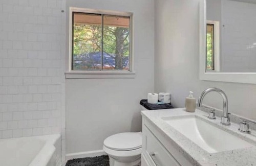Crestline Heights Cottage | Mid Mod cottage