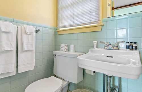 Boothbay Harbor Hotel | Mid-Town Motel