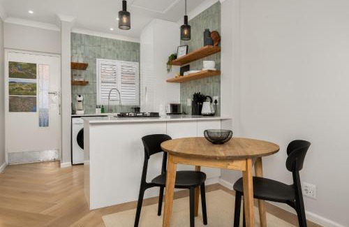 Three Anchor Bay Apartment | Middelhof Luxury Apartments