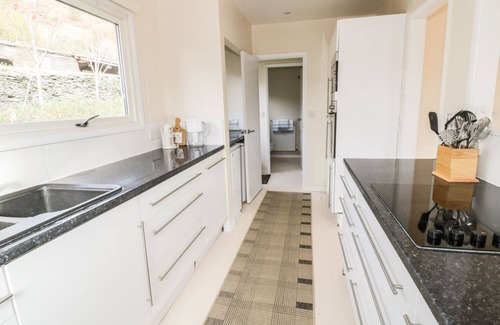 Tirabad Cottage | Middle Hivron