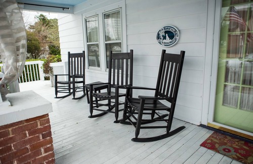 Historic Downtown Manteo House | Midgett House in old town Manteo, OBX
