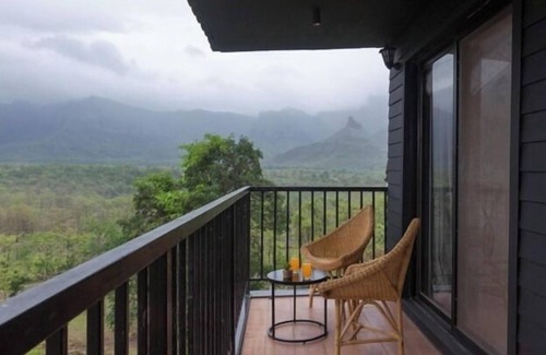 Murbad Villa | Midnight Alpine by Stay Serene Luxury