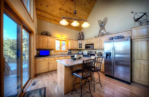 Rapid City House | Midnight Blu -Mountain Retreat Near Pactola Lake - Hot Tub Scenic Views