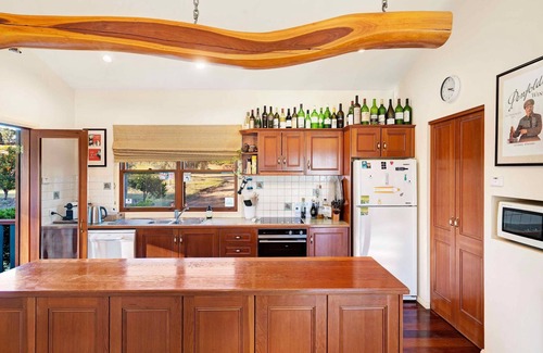 Lovedale Cottage | Midnight's Promise - Promise 2 - Vineyard accommodation with valley views