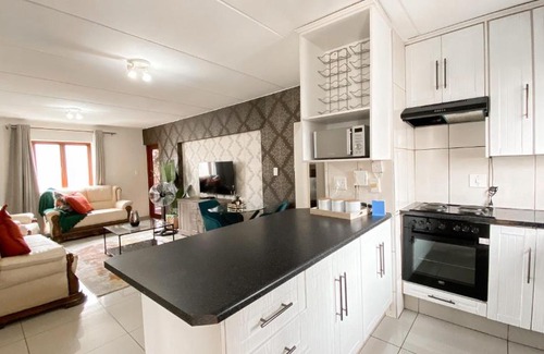 Greater Johannesburg Metropolitan Area Apartment | Midrand Air B and B Apartment