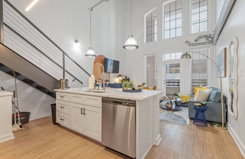 Atlantic Station Area Apartment | Midtown ATL Condo w/King & Queen Beds