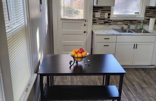 Downtown Omaha House | Midtown Beauty- Blackstone Neighborhood, 10 minutes from baseball stadium.