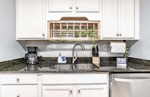Mobile House | Midtown Cottage, Great Location! Mellow at Morgan