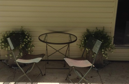 Tallahassee House | Midtown Midcentury-For fun-loving folks or families