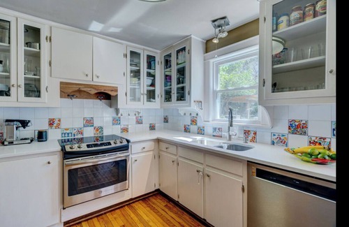 Pineywoods House | Midtown Oasis 10 min from Wrightsville Beach and Downtown