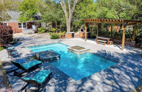 Pineywoods House | Midtown Oasis 10 min from Wrightsville Beach and Downtown