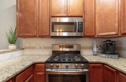 Governor's Walk Condo | Midtown Townhouse Close to Downtown Pets Welcome