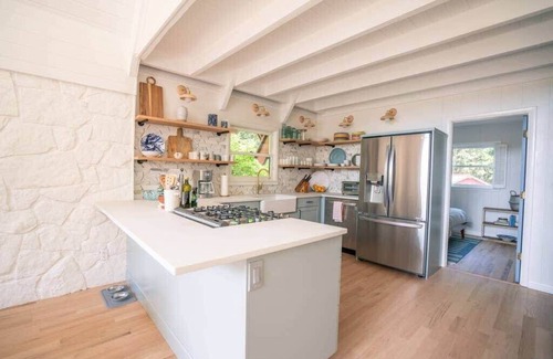 Red Hook House | Milan Hill A-Frame - Charming & Stylish near Rhinebeck