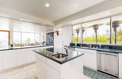 Malibu House | Miles Davis Oceanfront Retreat