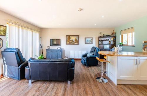 Somersham Ski Chalet | Milestone House