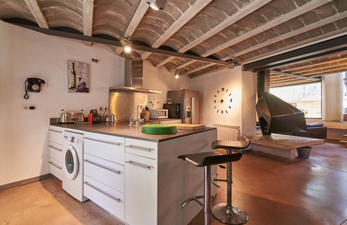 Castellet Cottage | Milk Wood; middleage,vineyards and forests, near seaside, Sitges and Barcelona