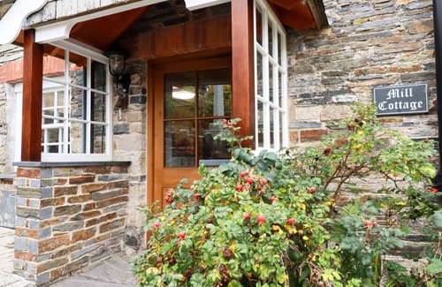 St. Neot Cottage | MILL COTTAGE, character holiday cottage, with open fire in St Neot