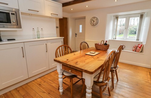 Hope Cottage | MILL COTTAGE, pet friendly, character holiday cottage in Hope