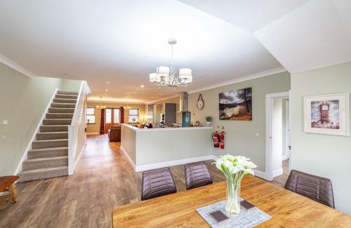 Blairgowrie House | Mill House with Hot Tub