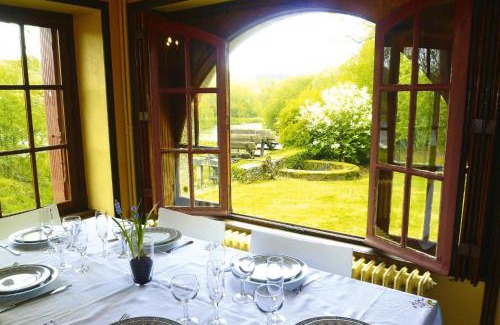 Landeleau House | Mill in Brittany by River Aulne with Kayaks