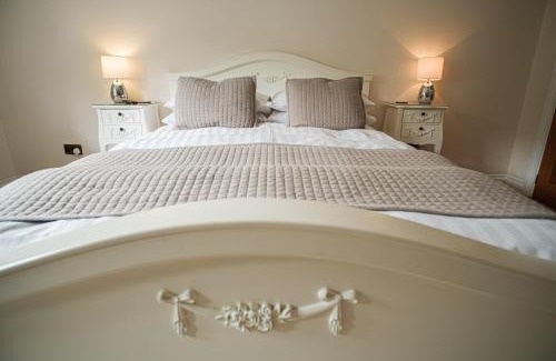 Gilwern Bed & Breakfast | Mill Lodge-Brecon Beacons