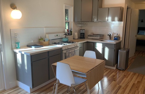Tamalpais-Homestead Valley Apartment | Mill Valley: 15 Mins to SF, 10 Mins to Muir Woods