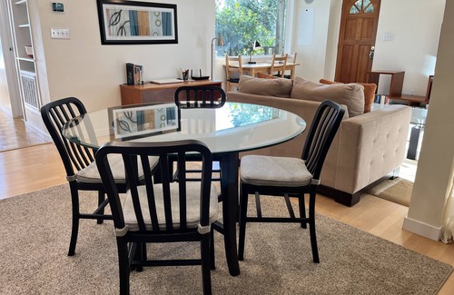 Almonte House | Mill Valley Escape-Minutes to Freeway, Wooded Lot & Water View