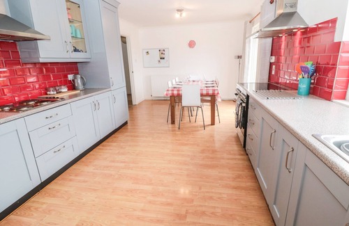 South Charlton Cottage | MILLENNIUM COTTAGE, family friendly, with open fire in Christon Bank