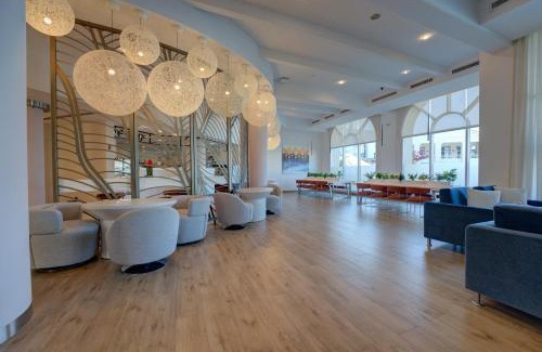 Dubai Investment Park Hotel | Millennium Lakeview Hotel